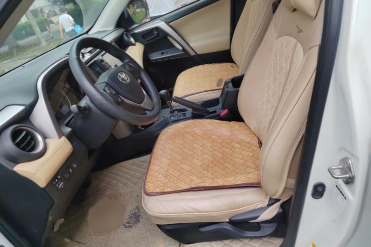 Used Toyota RAV4 2016 2.0L CVT Two-Wheel Drive Fashion Edition China V Standard Left Front Seat