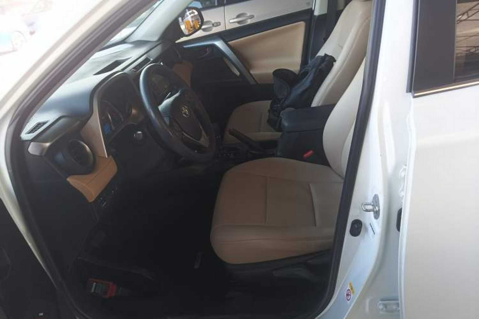 Used Toyota RAV4 2016 2.0L CVT Two-Wheel Drive Fashion Edition China V Standard Left Front Seat