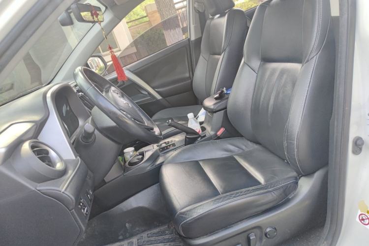 Used Toyota RAV4 2016 2.5L Automatic 4x4 Elite Edition Left Front Seat