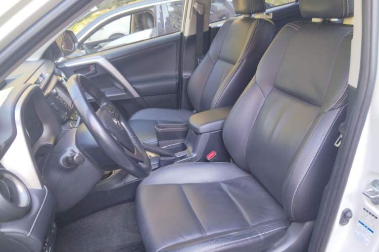 Used Toyota RAV4 2016 2.5L Automatic 4x4 Elite Edition Left Front Seat