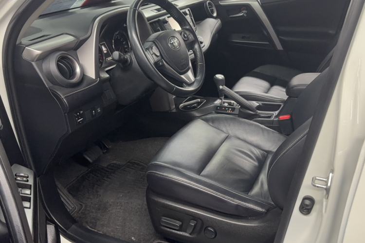 Used Toyota RAV4 2016 2.0L CVT Two-Wheel Drive Smart Edition China V Standard Left Front Seat