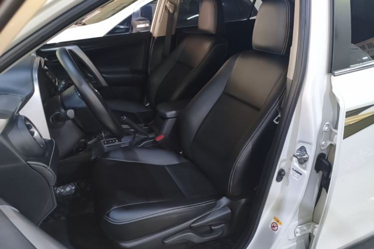 Used Toyota RAV4 2016 2.0L CVT Two-Wheel Drive Fashion Edition China V Standard Left Front Seat
