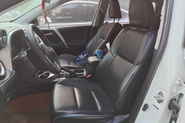 Used Toyota RAV4 2016 2.0L CVT Two-Wheel Drive Smart Edition China V Standard Left Front Seat