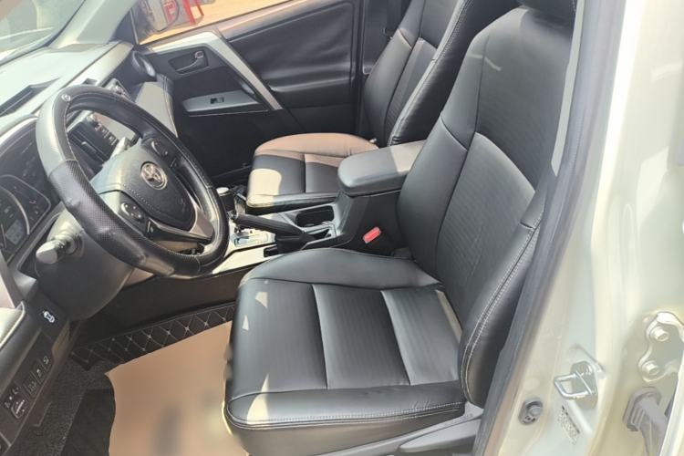 Used Toyota RAV4 2016 2.0L CVT Two-Wheel Drive Comfort Edition China V Standard Left Front Seat