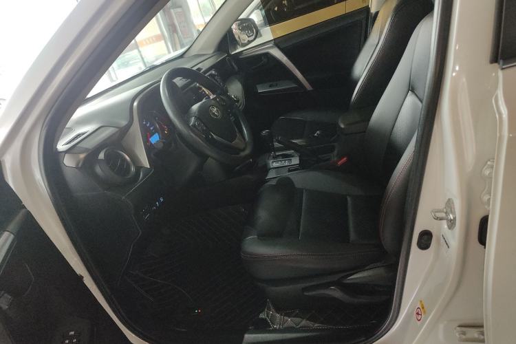 Used Toyota RAV4 2016 2.0L CVT Two-Wheel Drive Comfort Edition China V Standard Left Front Seat