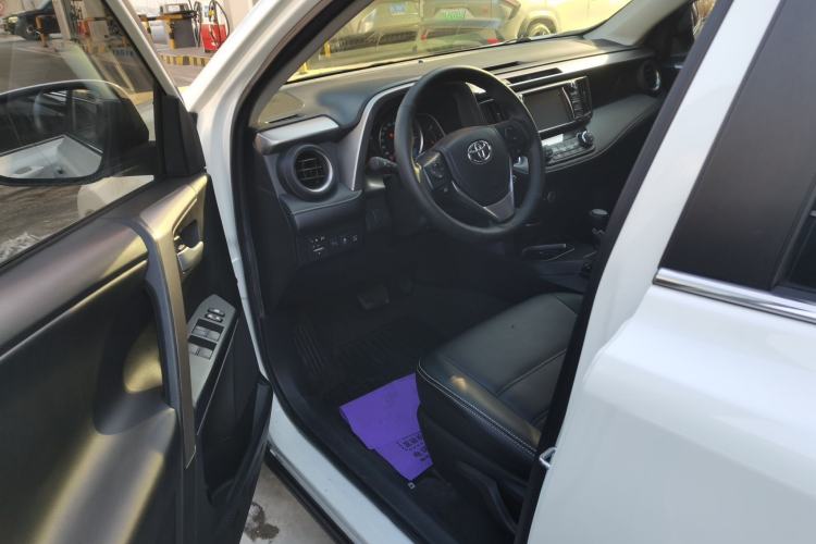 Used Toyota RAV4 2016 2.0L CVT Two-Wheel Drive Comfort Edition China V Standard Left Front Seat