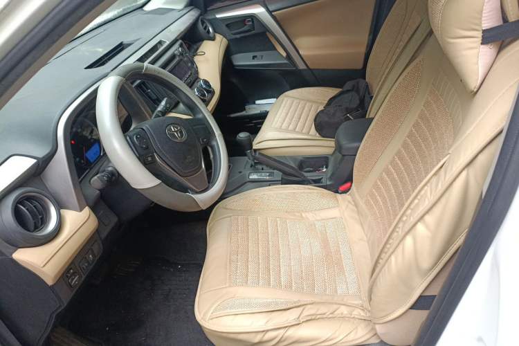 Used Toyota RAV4 2016 2.0L CVT Two-Wheel Drive Urban Edition China V Standard Left Front Seat