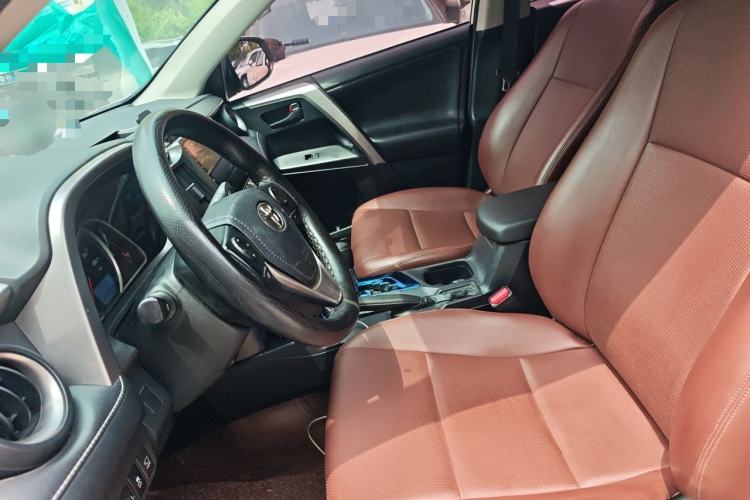 Used Toyota RAV4 2016 2.0L CVT Two-Wheel Drive Fashion Edition China V Standard Left Front Seat
