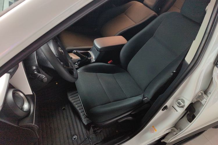 Used Toyota RAV4 2016 2.0L CVT Two-Wheel Drive Fashion Edition China V Standard Left Front Seat