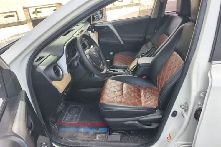 Used Toyota RAV4 2016 2.0L CVT Two-Wheel Drive Fashion Edition China V Standard Left Front Seat