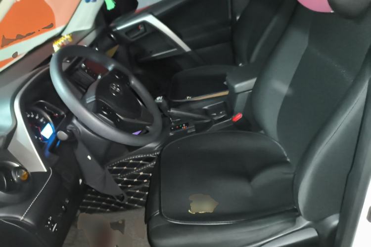 Used Toyota RAV4 2016 2.0L CVT Two-Wheel Drive Fashion Edition China V Standard Left Front Seat