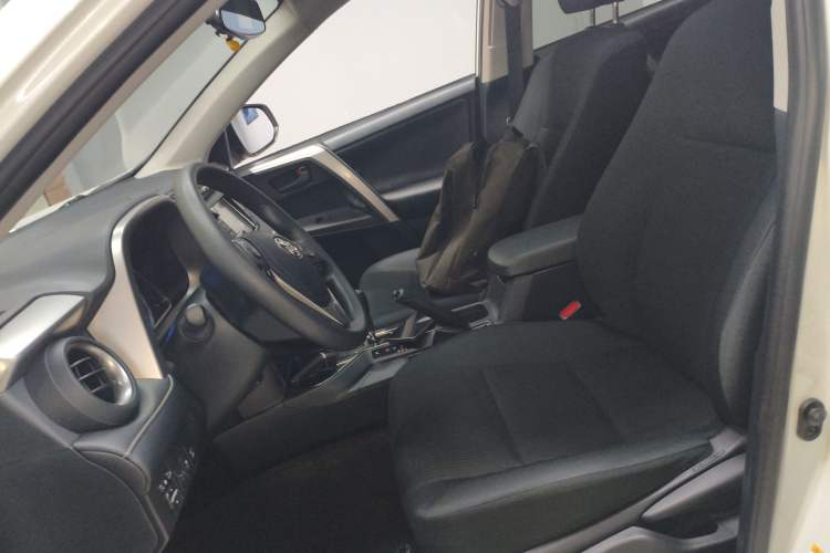 Used Toyota RAV4 2016 2.0L CVT Two-Wheel Drive Comfort Edition China V Standard Left Front Seat