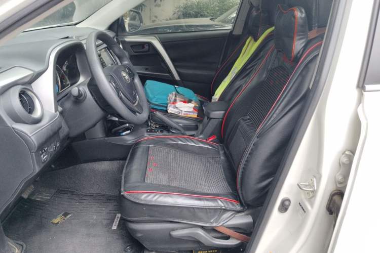 Used Toyota RAV4 2016 2.0L CVT Two-Wheel Drive Fashion Edition China V Standard Left Front Seat
