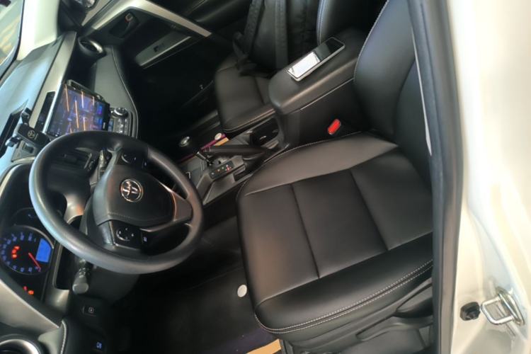 Used Toyota RAV4 2016 2.0L CVT Two-Wheel Drive Fashion Edition China V Standard Left Front Seat