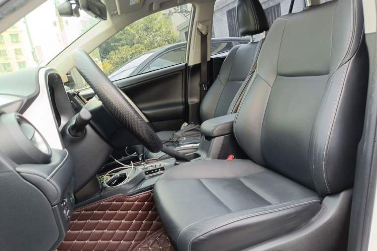 Used Toyota RAV4 2016 2.0L CVT Two-Wheel Drive Smart Edition China V Standard Left Front Seat