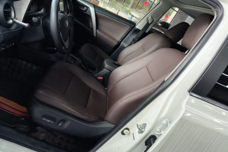 Used Toyota RAV4 2016 2.0L CVT Two-Wheel Drive Fashion Edition China V Standard Left Front Seat