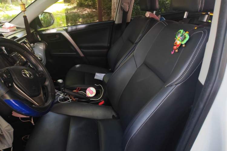 Used Toyota RAV4 2016 2.5L Automatic 4x4 Elite Edition Left Front Seat