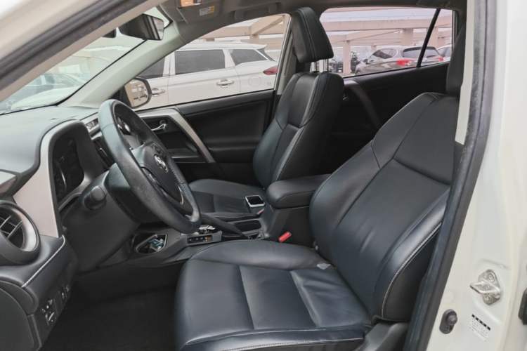 Used Toyota RAV4 2016 2.0L CVT Two-Wheel Drive Smart Edition China V Standard Left Front Seat