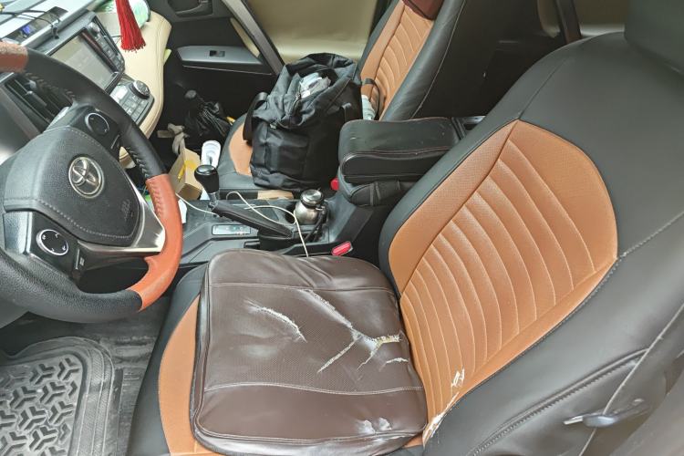 Used Toyota RAV4 2016 2.0L CVT Two-Wheel Drive Fashion Edition China V Standard Left Front Seat