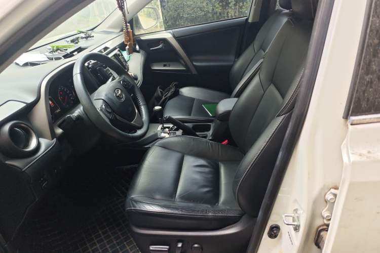 Used Toyota RAV4 2016 2.0L CVT Two-Wheel Drive Smart Edition China V Standard Left Front Seat