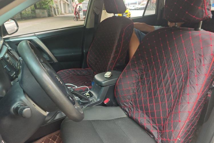 Used Toyota RAV4 2016 2.0L CVT Two-Wheel Drive Fashion Edition China V Standard Left Front Seat