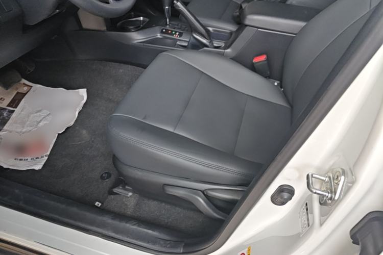 Used Toyota RAV4 2016 2.0L CVT Two-Wheel Drive Fashion Edition China V Standard Left Front Seat