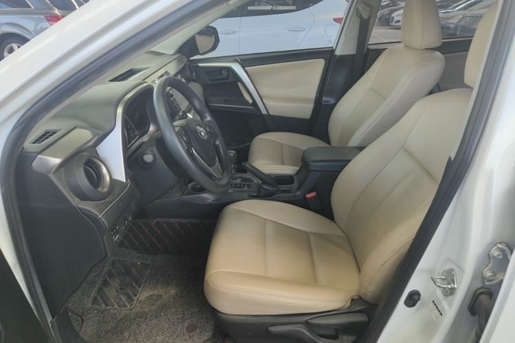 Used Toyota RAV4 2016 2.0L CVT Two-Wheel Drive Fashion Edition China V Standard Left Front Seat