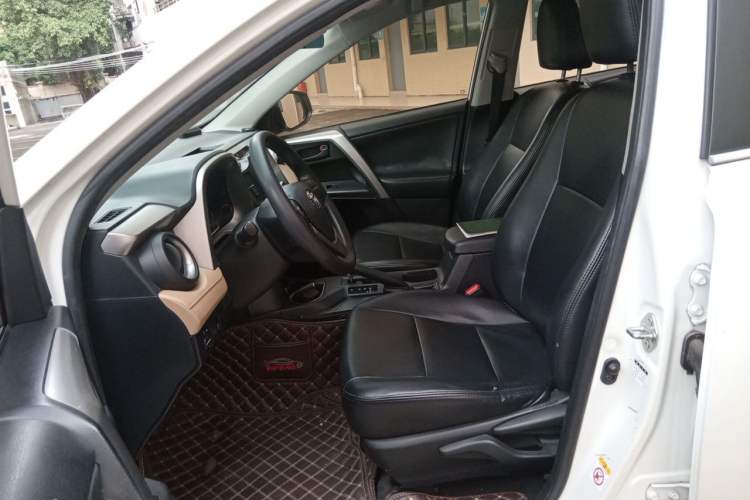 Used Toyota RAV4 2016 2.0L CVT Two-Wheel Drive Urban Edition China V Standard Left Front Seat