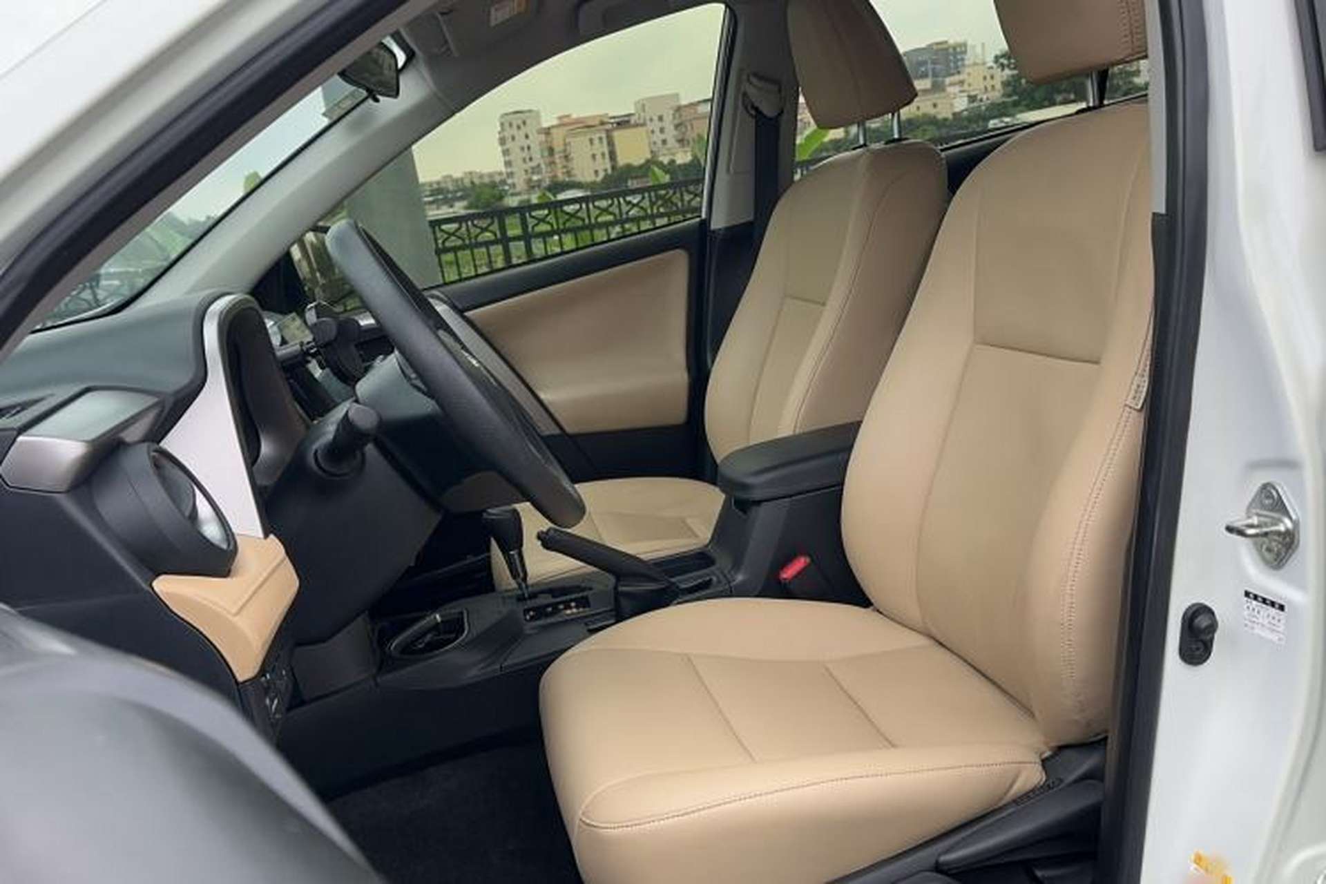 Used Toyota RAV4 2016 2.0L CVT Two-Wheel Drive Urban Edition China V Standard Left Front Seat