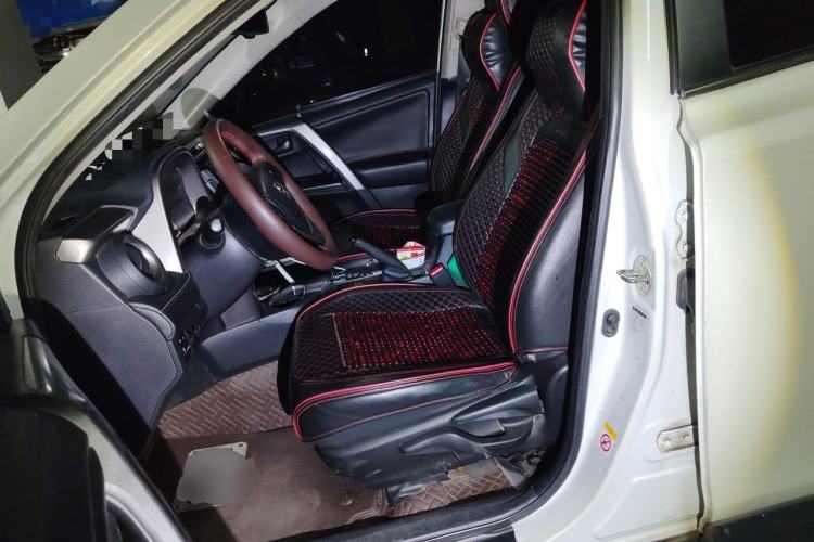 Used Toyota RAV4 2016 2.0L CVT Two-Wheel Drive Fashion Edition China V Standard Left Front Seat