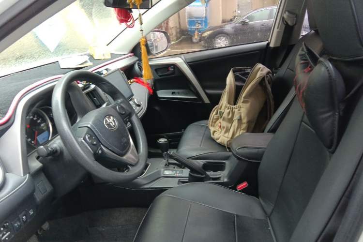 Used Toyota RAV4 2016 2.0L CVT Two-Wheel Drive Comfort Edition China V Standard Left Front Seat