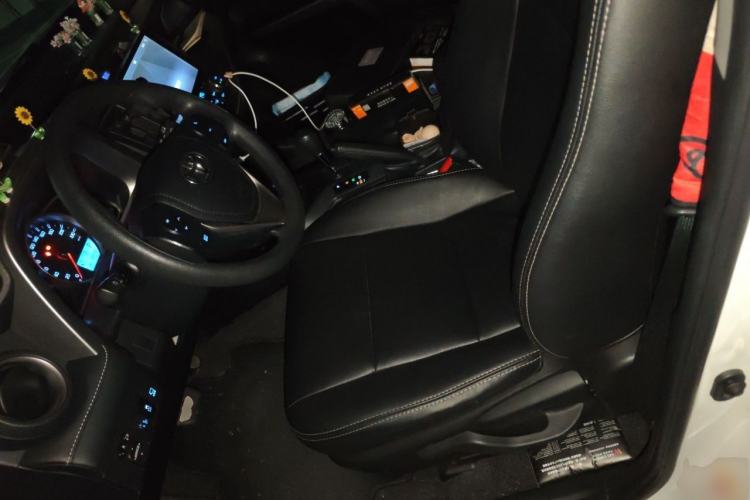 Used Toyota RAV4 2016 2.0L CVT Two-Wheel Drive Fashion Edition China V Standard Left Front Seat