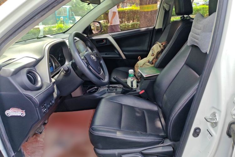 Used Toyota RAV4 2016 2.0L CVT Two-Wheel Drive Fashion Edition China V Standard Left Front Seat