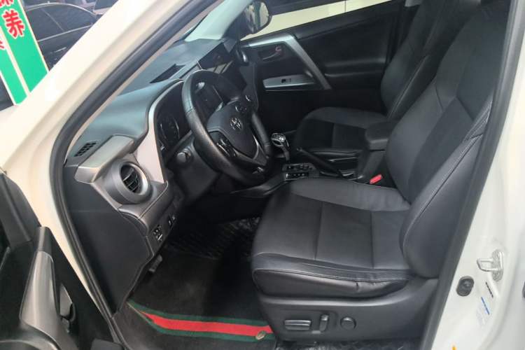 Used Toyota RAV4 2016 2.5L Automatic 4x4 Elite Edition Left Front Seat