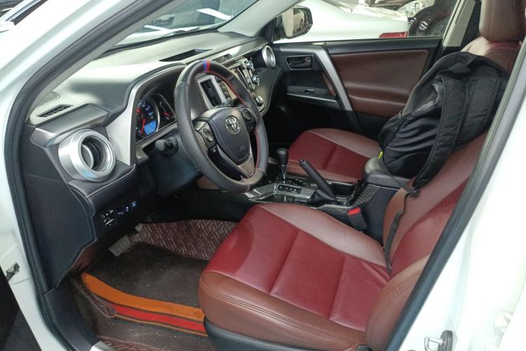 Used Toyota RAV4 2016 2.0L CVT Two-Wheel Drive Fashion Edition China V Standard Left Front Seat