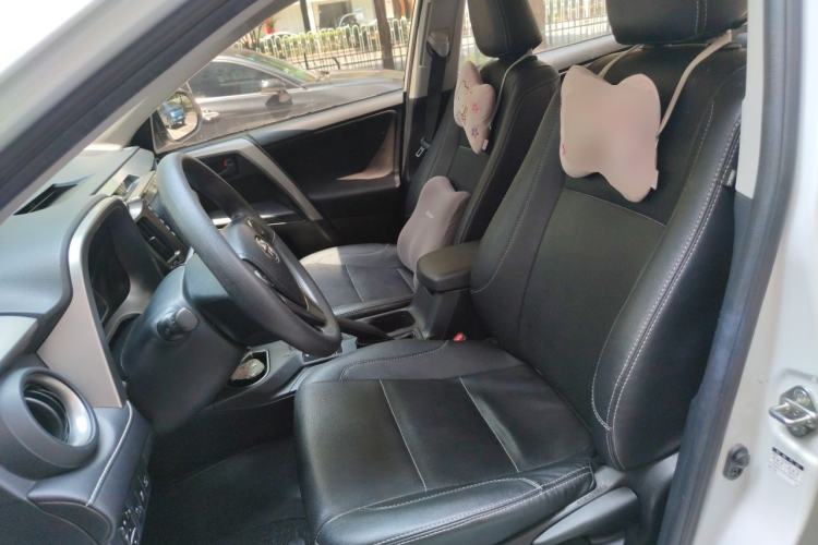 Used Toyota RAV4 2016 2.0L CVT Two-Wheel Drive Fashion Edition China V Standard Left Front Seat