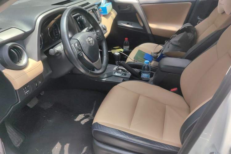 Used Toyota RAV4 2016 2.5L Automatic 4x4 Elite Edition Left Front Seat