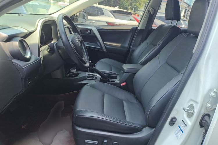 Used Toyota RAV4 2016 2.5L Automatic 4x4 Elite Edition Left Front Seat