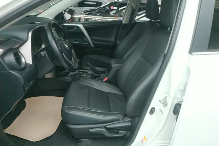 Used Toyota RAV4 2016 2.0L CVT Two-Wheel Drive Fashion Edition China V Standard Left Front Seat