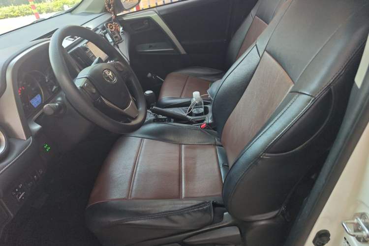 Used Toyota RAV4 2016 2.0L CVT Two-Wheel Drive Fashion Edition China V Standard Left Front Seat