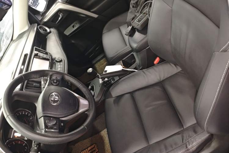Used Toyota RAV4 2016 2.0L CVT Two-Wheel Drive Smart Edition China V Standard Left Front Seat