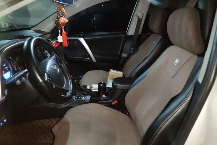 Used Toyota RAV4 2016 2.0L CVT Two-Wheel Drive Comfort Edition China V Standard Left Front Seat