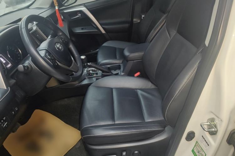 Used Toyota RAV4 2016 2.0L CVT Two-Wheel Drive Smart Edition China V Standard Left Front Seat