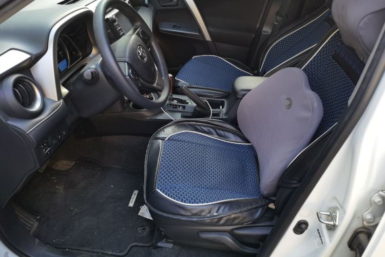 Used Toyota RAV4 2016 2.0L CVT Two-Wheel Drive Fashion Edition China V Standard Left Front Seat
