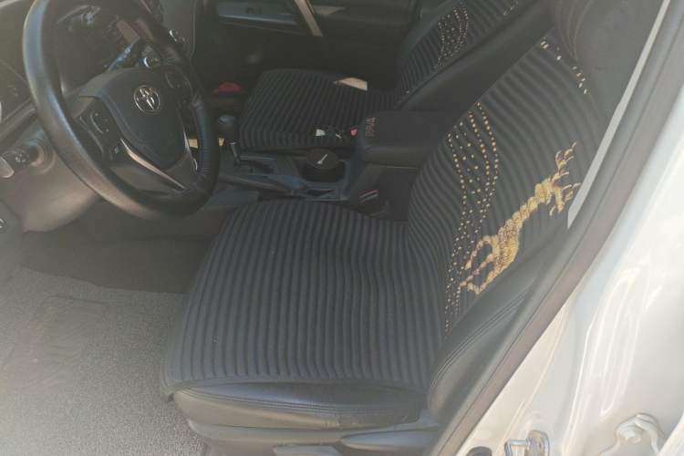 Used Toyota RAV4 2016 2.0L CVT Two-Wheel Drive Fashion Edition China V Standard Left Front Seat