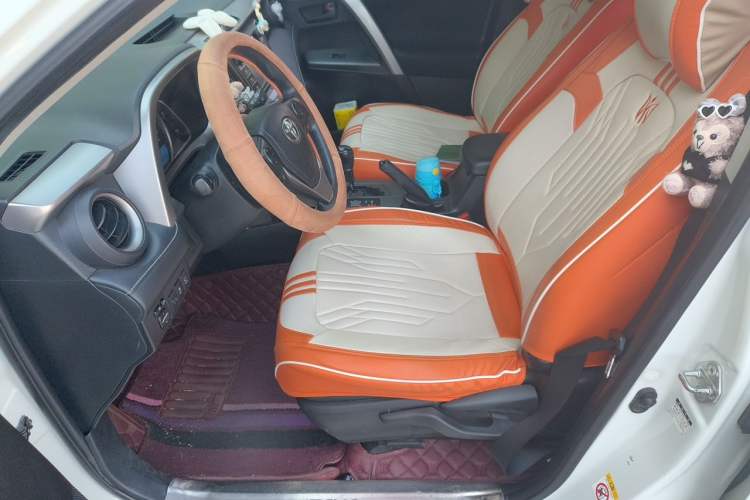 Used Toyota RAV4 2016 2.0L CVT Two-Wheel Drive Fashion Edition China V Standard Left Front Seat