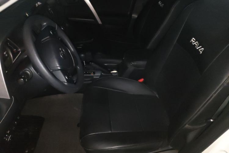Used Toyota RAV4 2016 2.0L CVT Two-Wheel Drive Fashion Edition China V Standard Left Front Seat