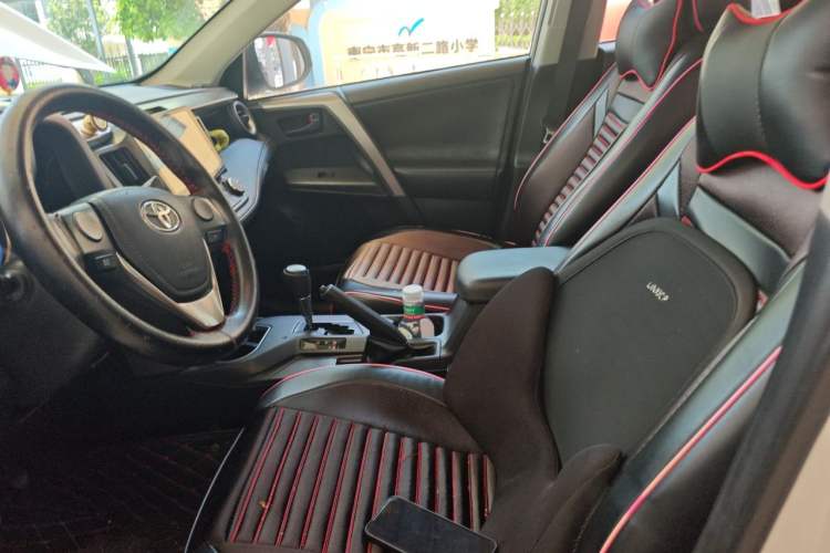 Used Toyota RAV4 2016 2.0L CVT Two-Wheel Drive Fashion Edition China V Standard Left Front Seat