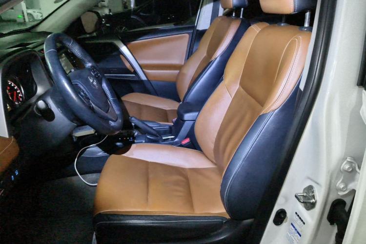 Used Toyota RAV4 2016 2.5L Automatic 4x4 Elite Edition Left Front Seat