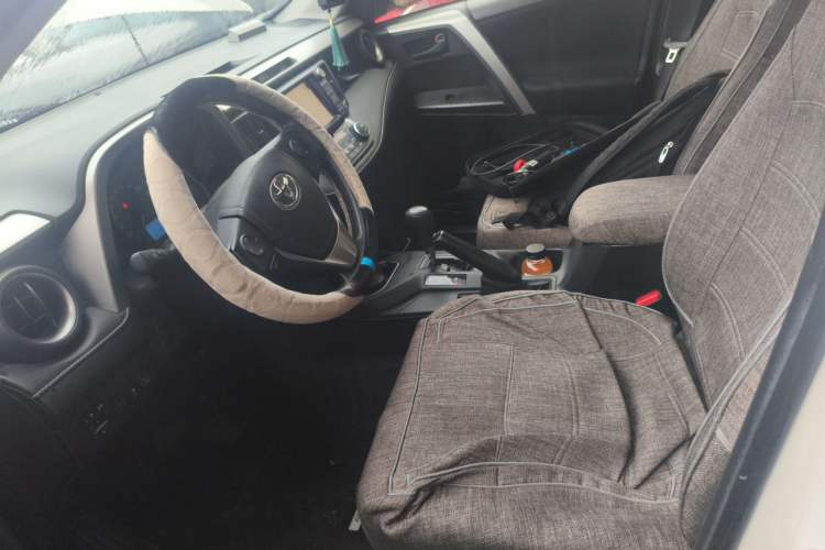 Used Toyota RAV4 2016 2.0L CVT Two-Wheel Drive Comfort Edition China V Standard Left Front Seat